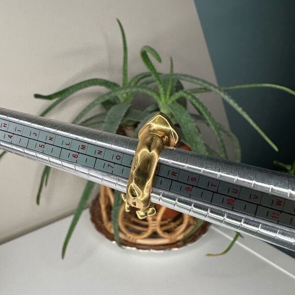 Tory Burch NWT Sculptural Bypass Statement Ring | Leaf & Logo Flower | Size 7.25 - Picture 9 of 11